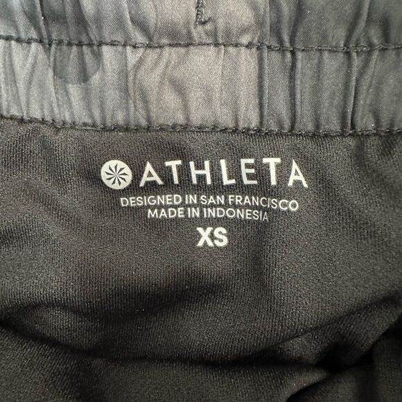 Athleta Racer Run Women's Mid Rise 4 Camo Shorts - Picture 5 of 5